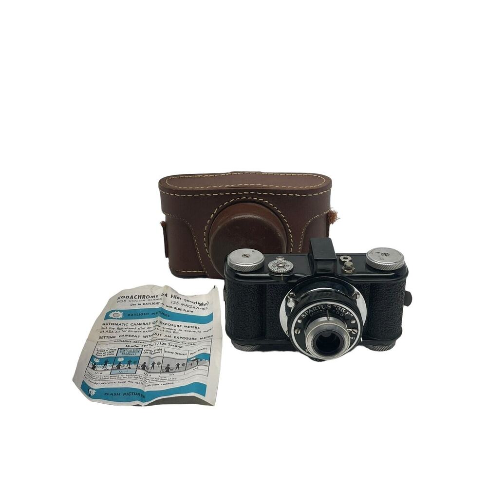 Vintage (MCM) Spartus “35F” Model 400 Camera.F7.7 Achromet Lens W/ Case Untested